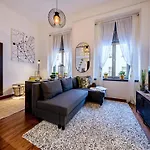 Cosy Major Retreat